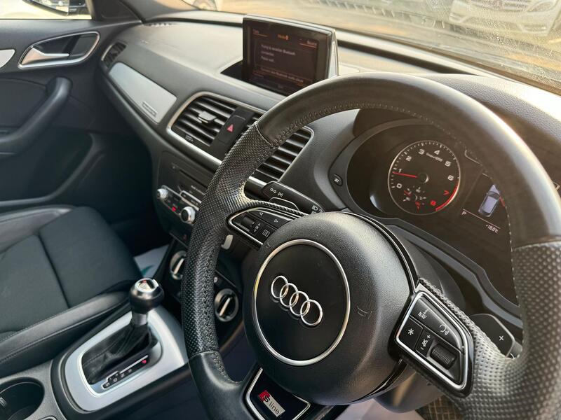 AUDI Q3