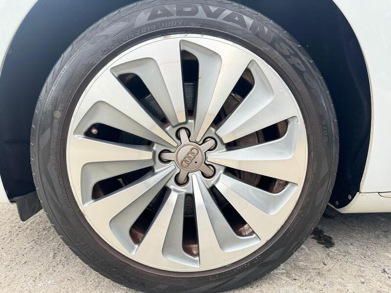 AUDI A8