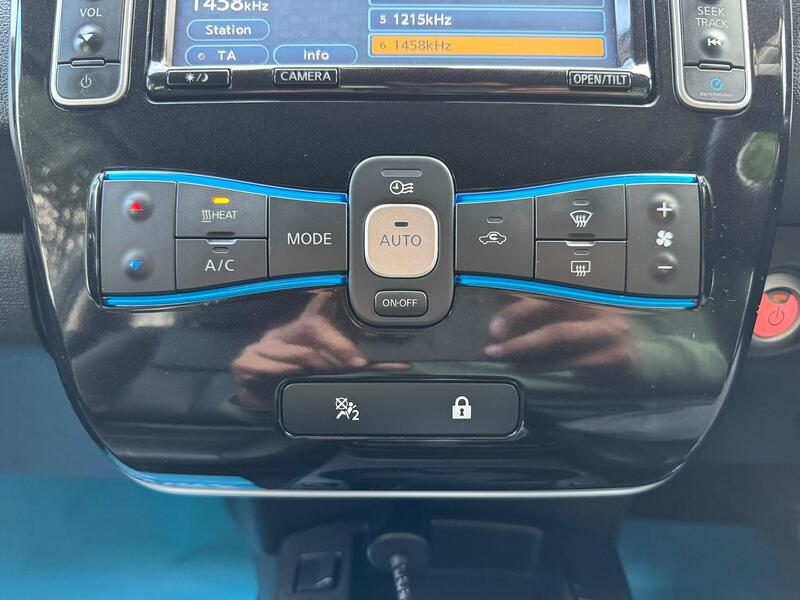 NISSAN LEAF