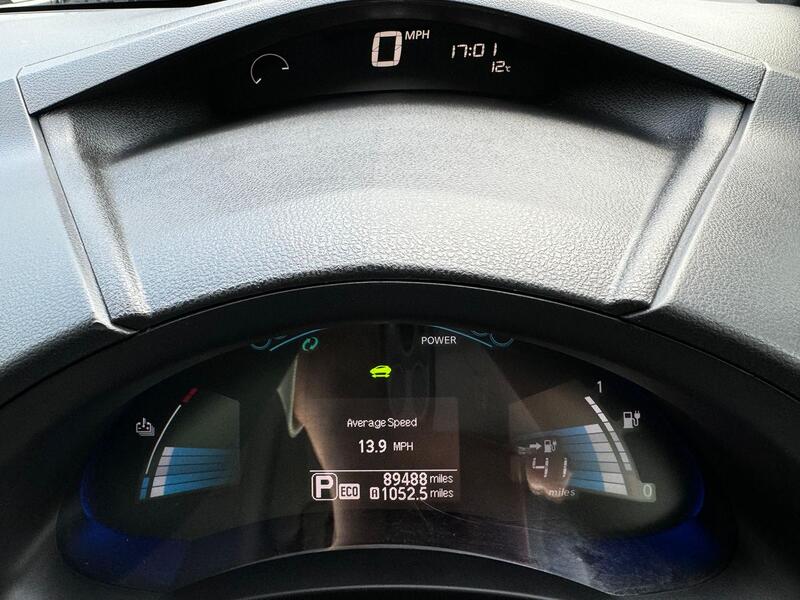 NISSAN LEAF