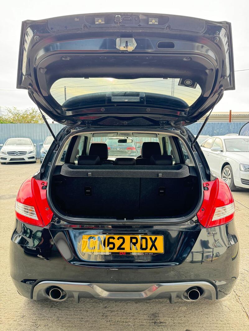 SUZUKI SWIFT