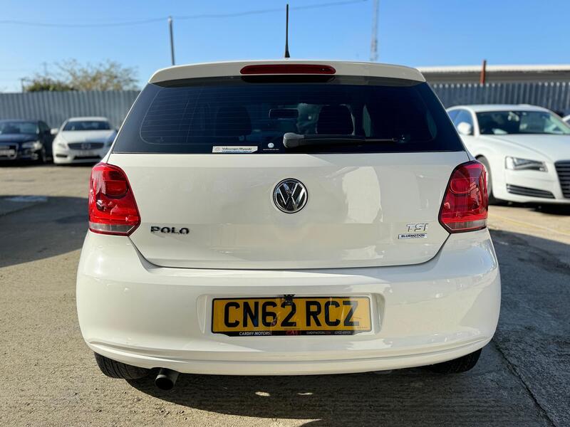VOLKSWAGEN POLO
