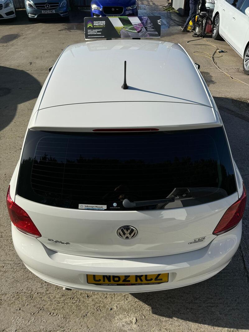 VOLKSWAGEN POLO