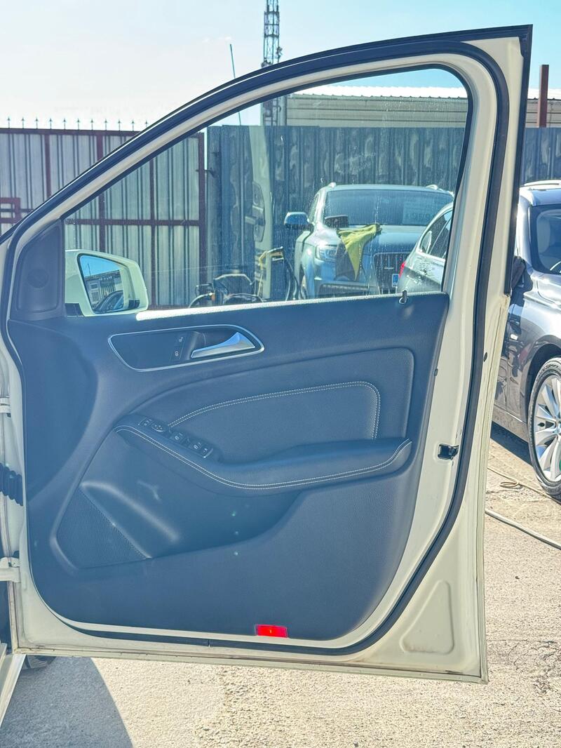 MERCEDES-BENZ B CLASS