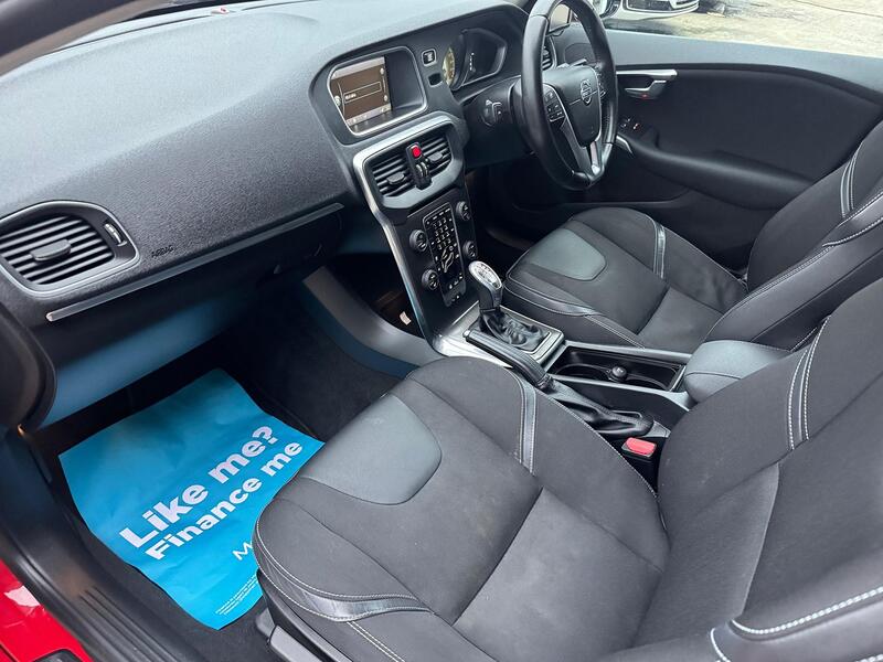 VOLVO V40