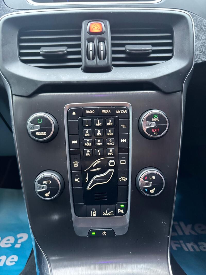 VOLVO V40