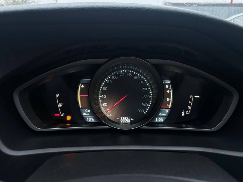 VOLVO V40