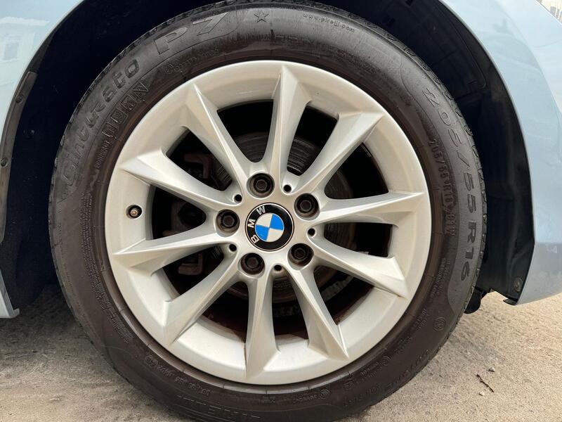 BMW 1 SERIES