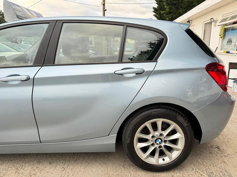 BMW 1 SERIES