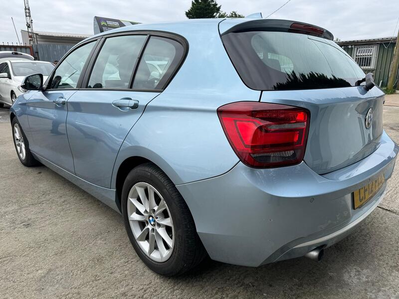 BMW 1 SERIES