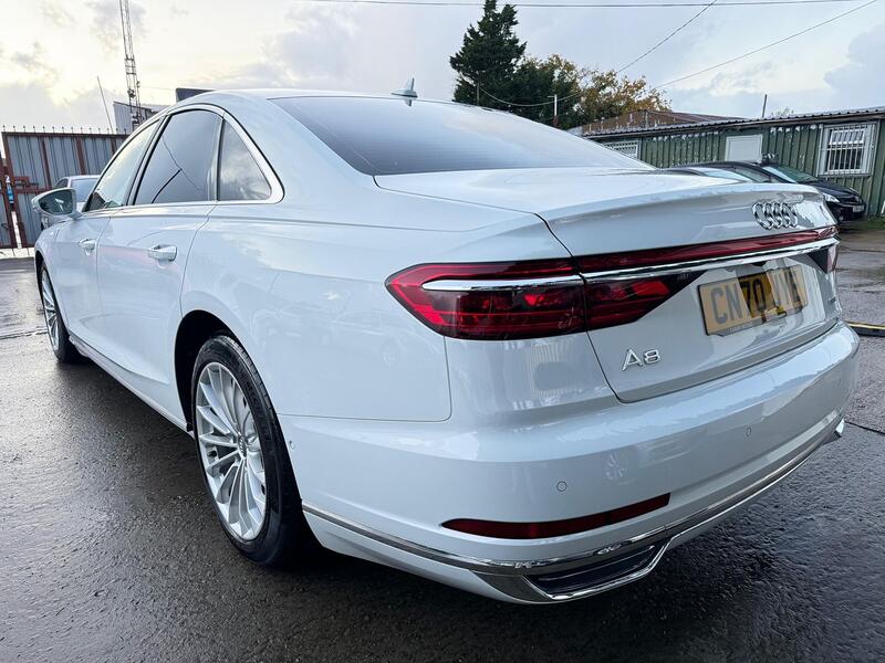 AUDI A8