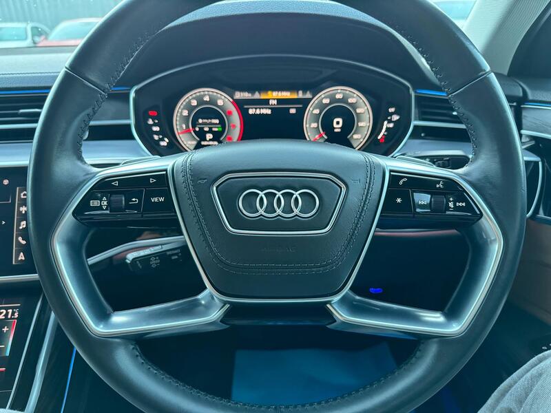 AUDI A8