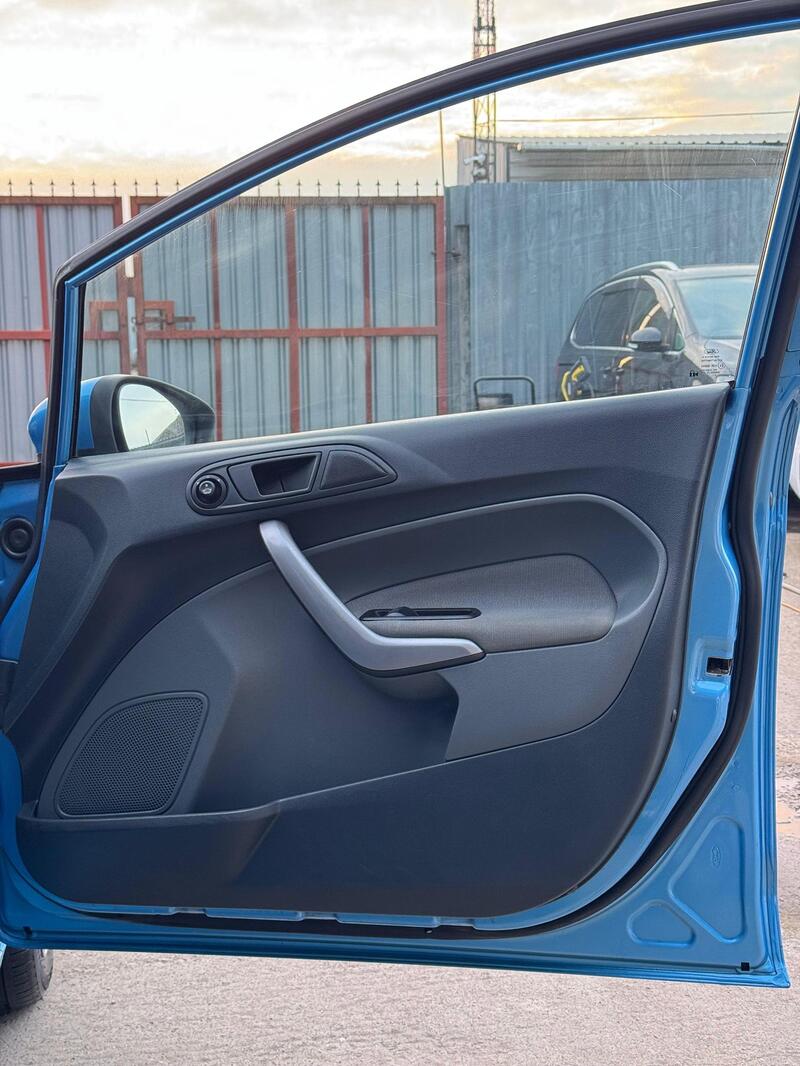 FORD FIESTA