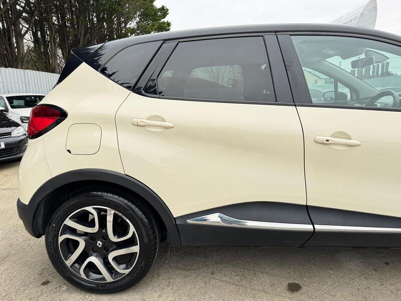 RENAULT CAPTUR