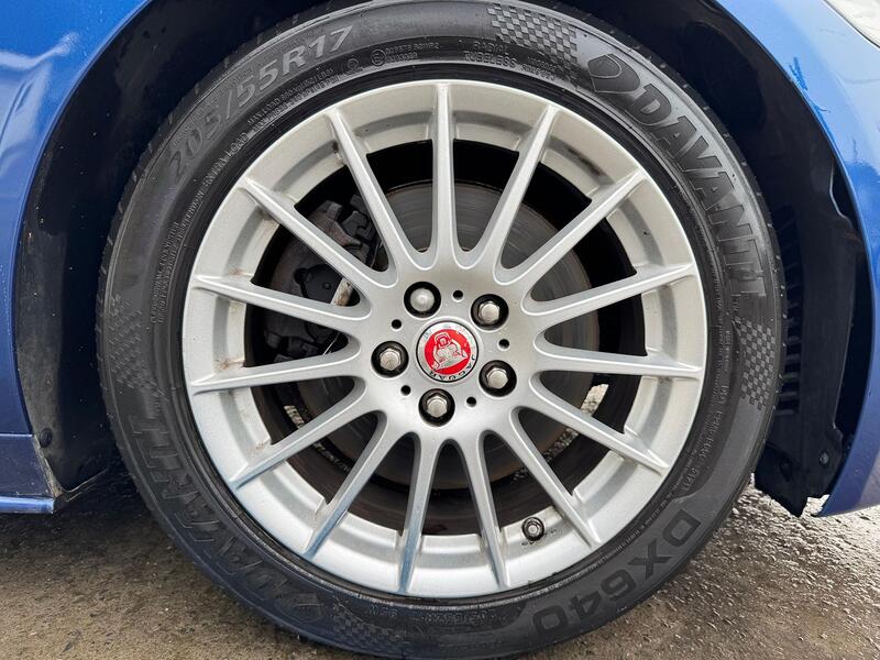 JAGUAR XE