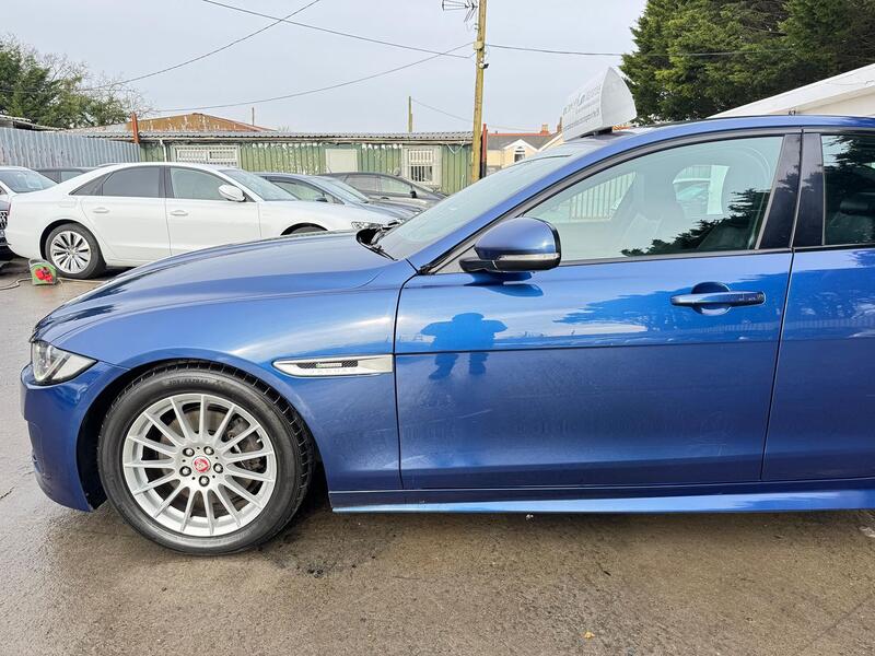 JAGUAR XE