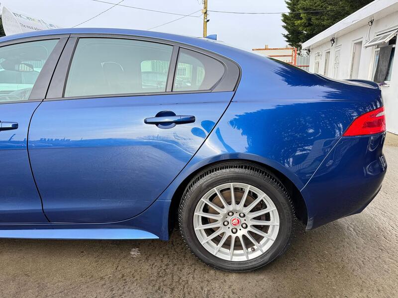 JAGUAR XE