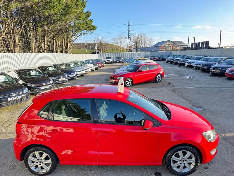 VOLKSWAGEN POLO