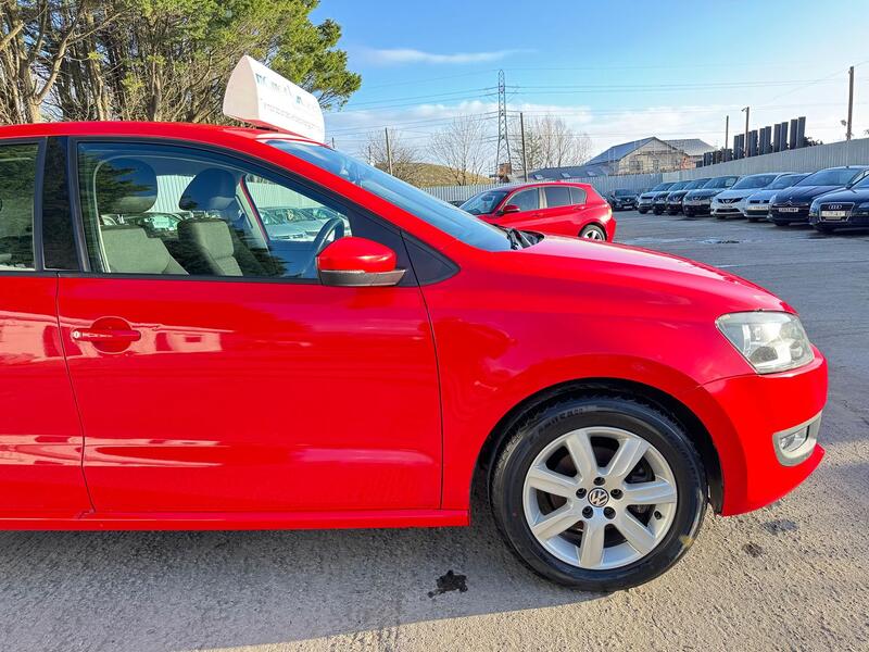VOLKSWAGEN POLO