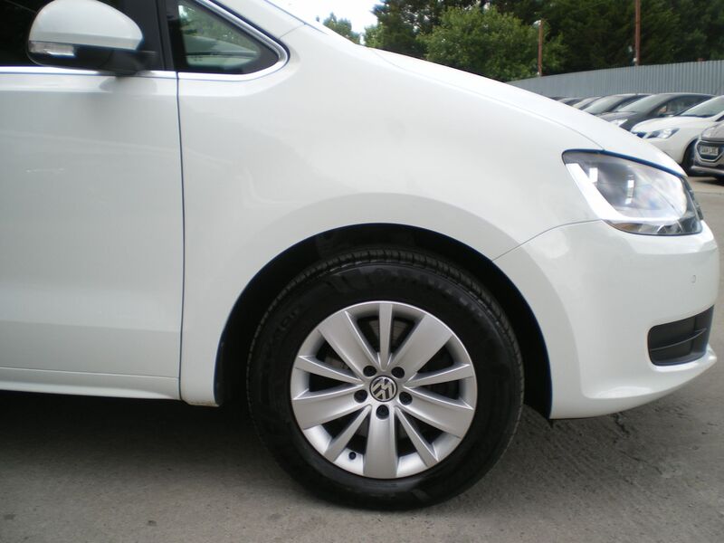 VOLKSWAGEN SHARAN