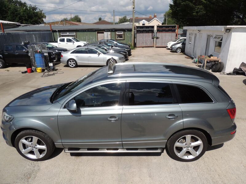 AUDI Q7