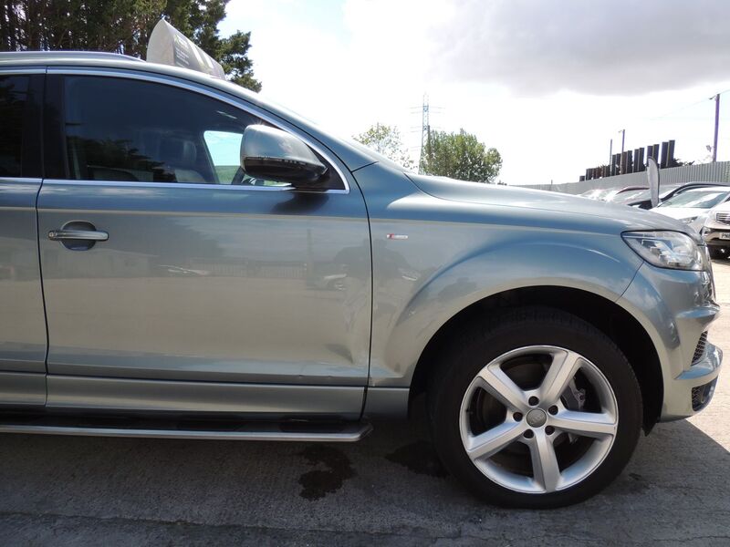 AUDI Q7